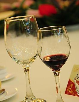 酒杯图片
