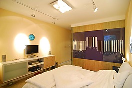 黃色臥室