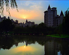 小區(qū)美麗湖景視頻素材