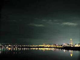 海濱城市璀璨燈光夜景ppt模板