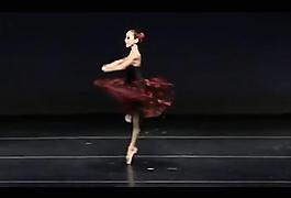 女孩芭蕾舞優雅舞蹈