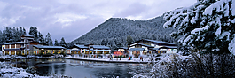 旅游區(qū)雪景環(huán)境圖片