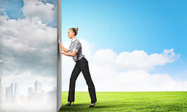 推開墻壁的女人