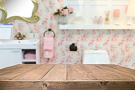 衛(wèi)生間的木桌子