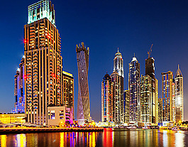 海濱城市夜景