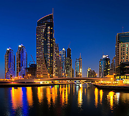 海濱城市夜景