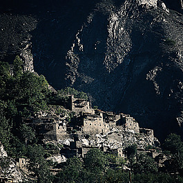 大山的小鎮(zhèn)