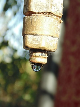 一滴水,水,自來水