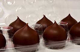 波光粼粼的吻,糖果,巧克力