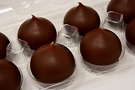 波光粼粼的吻,糖果,巧克力
