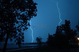 閃電,風(fēng)暴,暴風(fēng)雨