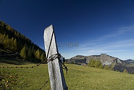 山,籬笆,性質(zhì)