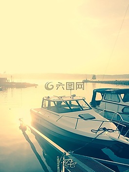 夏末,瑞典,船