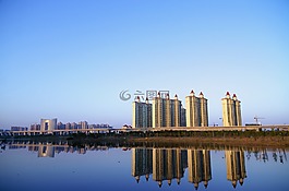 藍(lán)天,白云,倒影