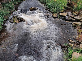 河,溪,流