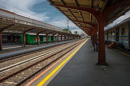 站,火車,天空