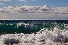 波,砸,海