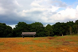 長凳,小山,天空