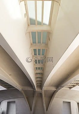 巴倫西亞,設(shè)計,體系結(jié)構(gòu)