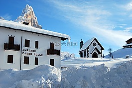 白云巖,避難所,雪