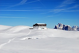 白云巖,避難所,雪