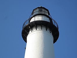 燈塔,圣西蒙島,光