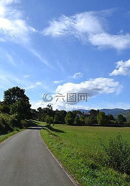 農(nóng)村,藍(lán)色的天空,云