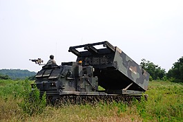 m270,多管火箭炮系統(tǒng),多管火箭發(fā)射系統(tǒng)