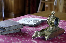辦公桌,書,時(shí)鐘
