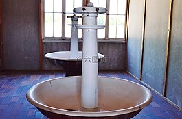 konzentrationslager,達(dá)豪,紀(jì)念