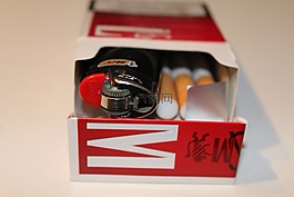 打火機(jī),香煙,傾斜