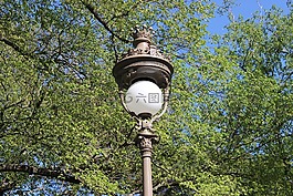 光,落地?zé)?鐵