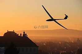 滑翔機(jī)飛行員,城市,早上