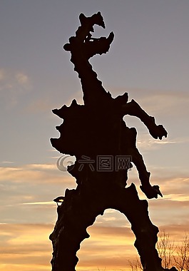 龍,克拉科夫,瓦維爾龍