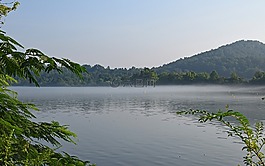 梅尔顿湖上有雾的早晨,雾,日出
