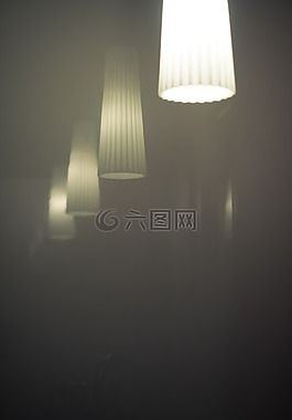 燈,鏡子,有霧