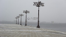 沒有一個(gè)人,天空,水體