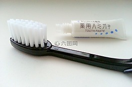 牙膏,牙刷,头