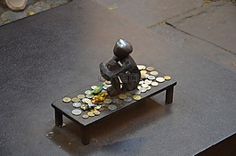紀念碑,小小,瑣事 測試