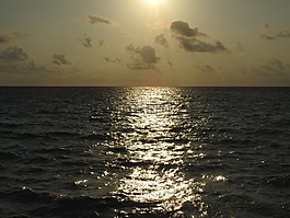 傍晚的天空,日落,海