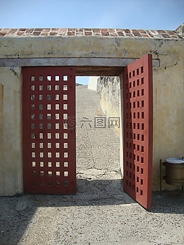 門,卡塔赫納,木材
