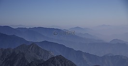 山,上午,薄霧