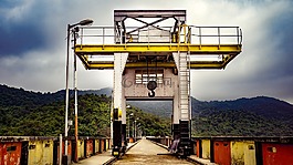 门,路,红色