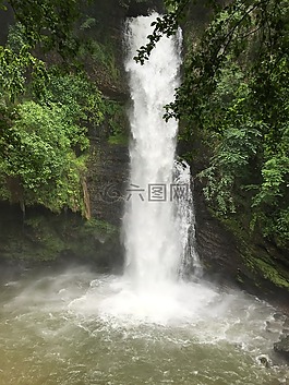 瀑布,性質(zhì),水