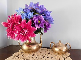 银,茶,花束