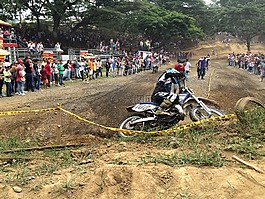 摩托車(chē),越野摩托車(chē),舞臺(tái)上