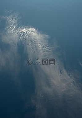 云,藍(lán)色的天空,白色的云