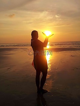 太阳,海,晚上在海上