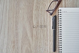 鋼筆,筆記本,眼鏡