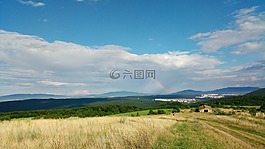 牛棚,草地,天空
